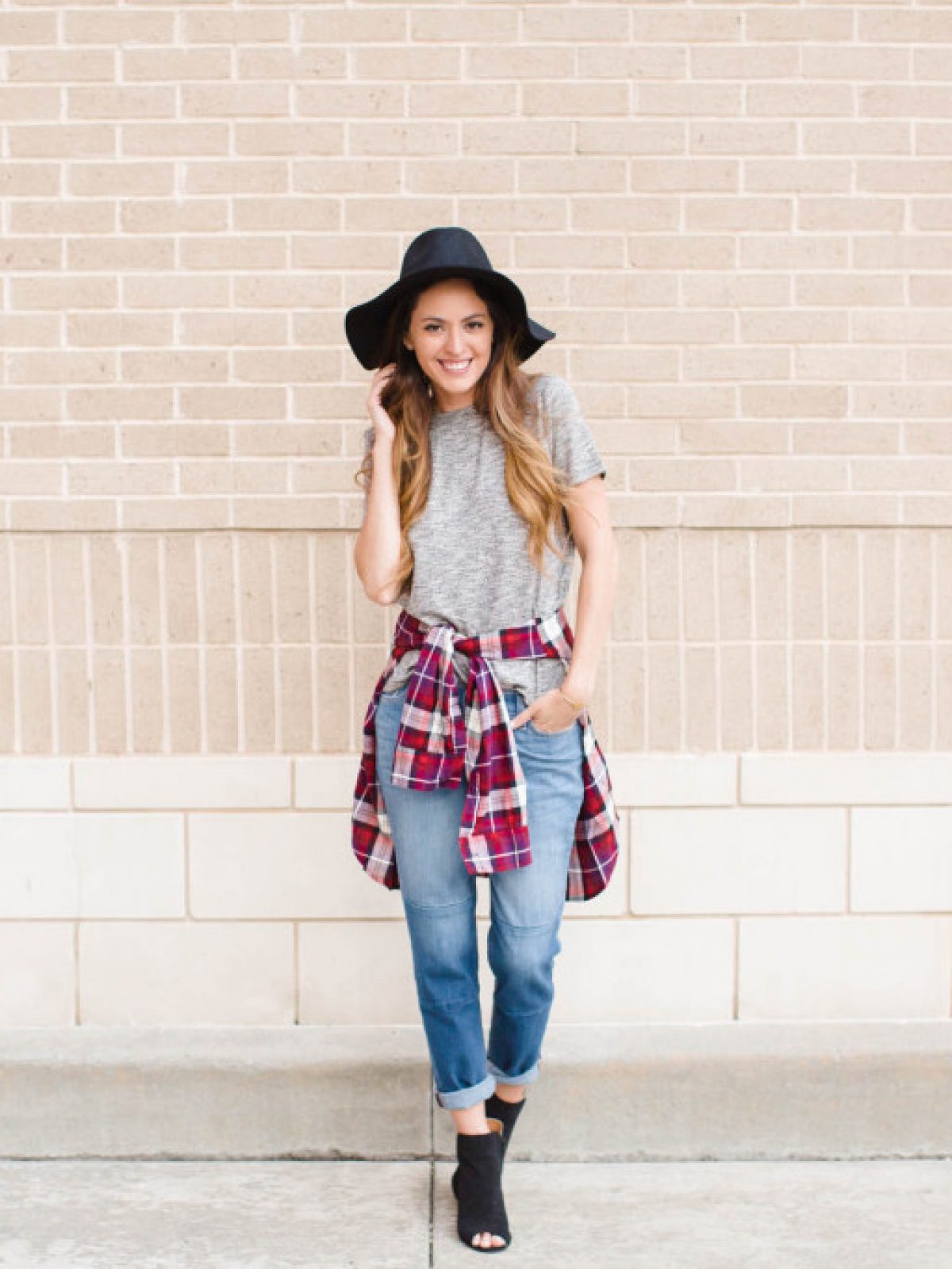 old navy style, patchwork denim, plaid flannel, Old Navy Boyfriend Plaid Flannel Shirt in Purple Plaid, Old Navy Women's Boyfriend Skinny Ankle jeans ABERDEEN, Old Navy Women's Wool Felt Fedora in Black, summer to fall transition outfit ideas, early fall outfit ideas, fall in the south