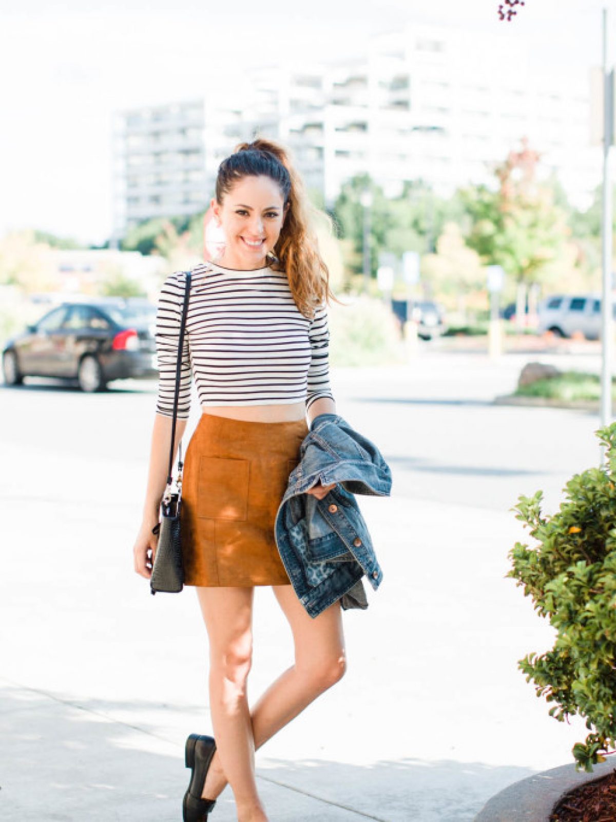 old navy suede skirt, leopard loafers, Naturalizer Melanie flat, summer to fall outfit ideas, black fringe bag