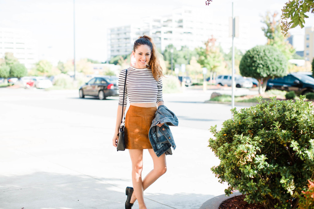 old navy suede skirt, leopard loafers, Naturalizer Melanie flat, summer to fall outfit ideas, black fringe bag
