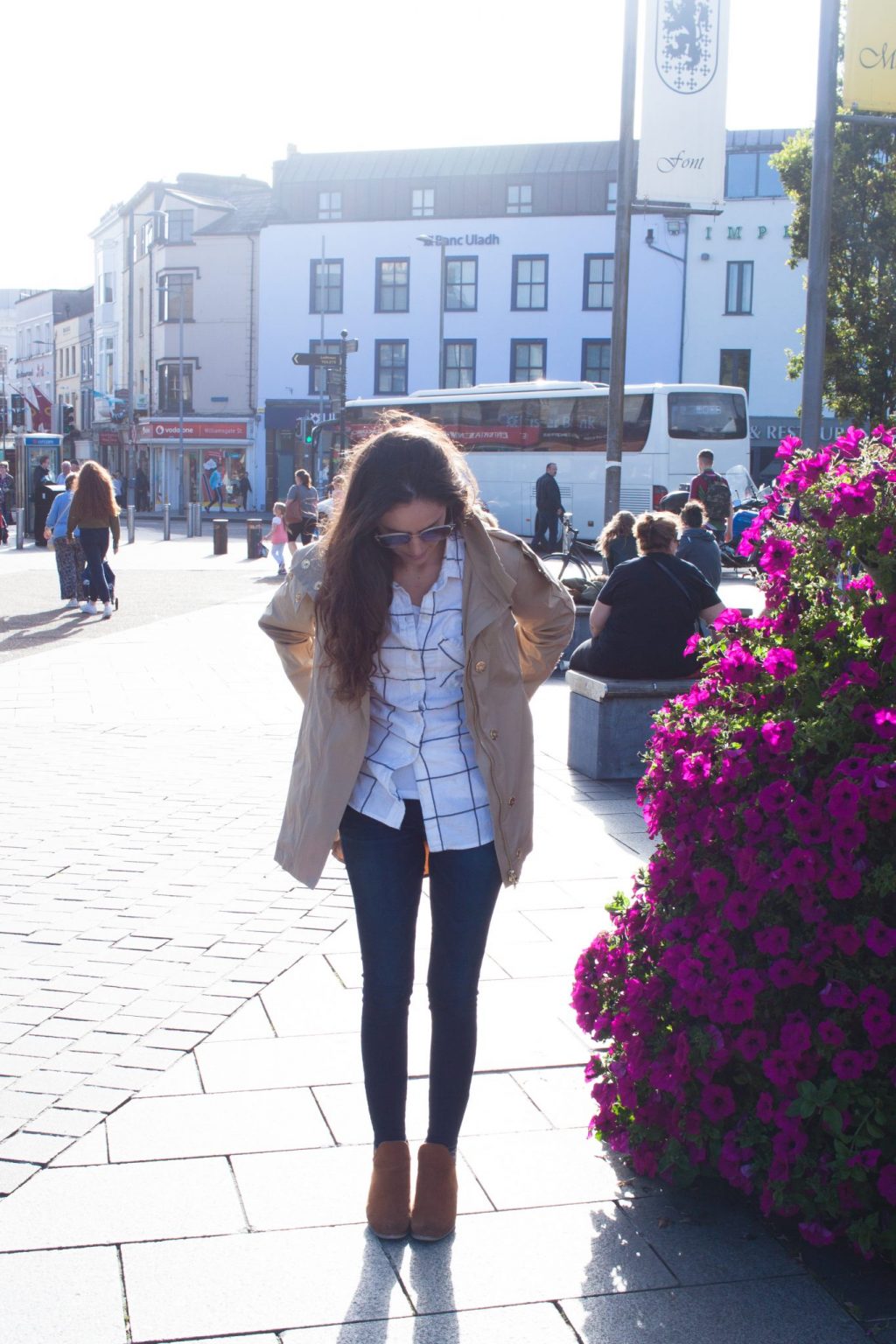 galway, ireland, what to wear in galway, what to do in galway, what to wear in ireland in september, windowpane flannel button down, trench coat, stylish fall outfit ideas, classic fall outfits, clean fall outfits