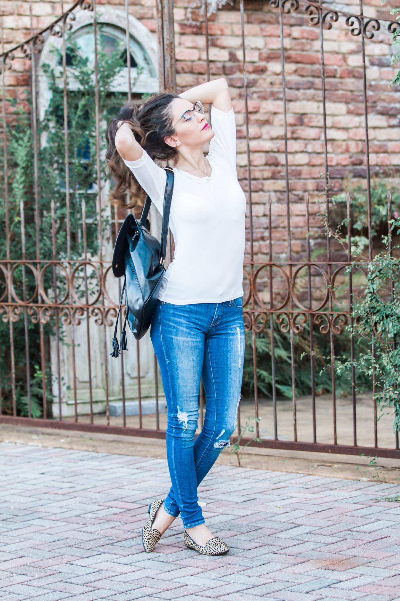 classic white tee and jeans for fall, classic fall style, simple fall style, how to wear a t shirt and jeans, red lipstick
