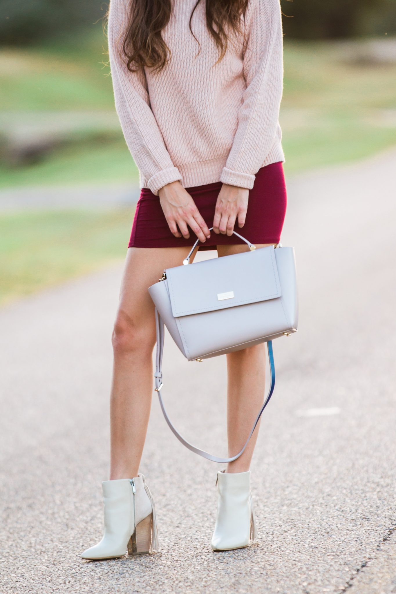 blush and wine color combination, best color combinations for fall, what colors to wear together for fall, pink and red, blush and burgundy, kate spade lilah, how to wear a floppy hat for fall, how to wear a wide brim hat for fall, fall style, fall trends, fall trendy style, fall outfit ideas