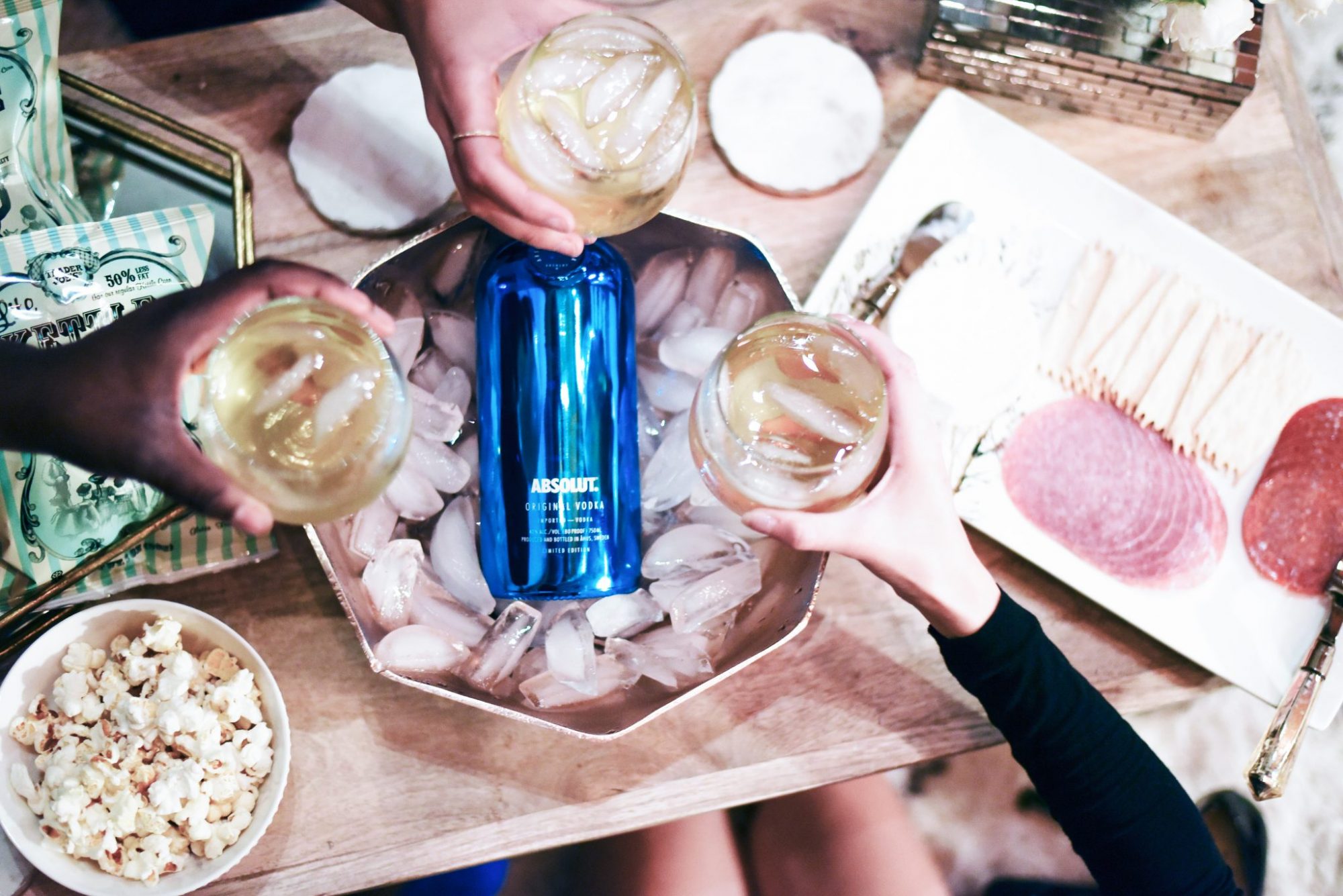 absolut nights, holiday party, winter girls night in, cozy girls night in, absolut electric limited edition holiday bottle