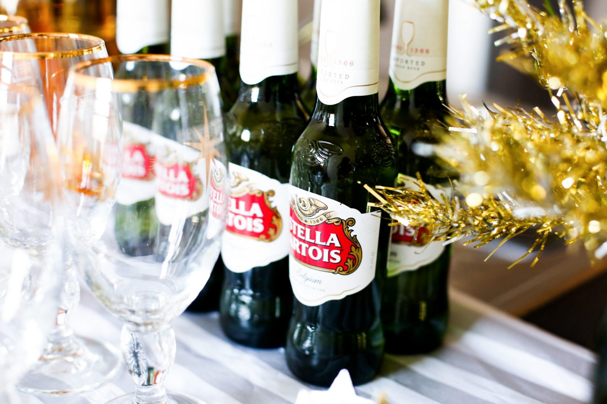 Stella Artois, Winter Wonderland Party, Hosting tips, party decor, winter party ideas, how to decorate for a holiday party