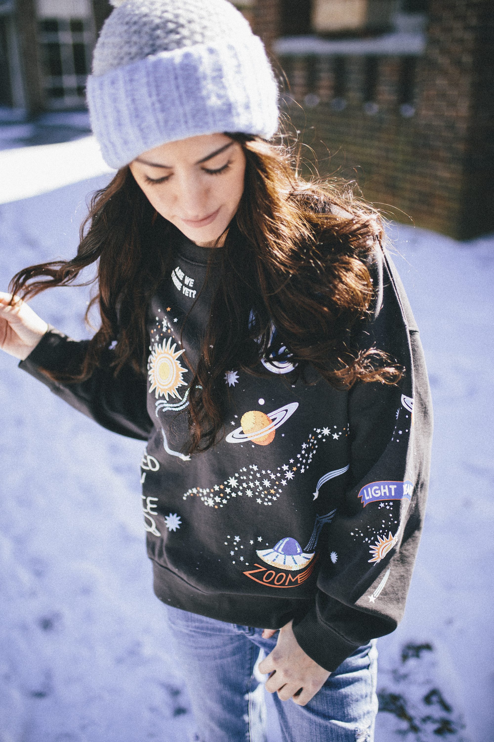snow day, i need my space sweatshirt, grungy style, casual winter style, distressed denim, casual outfit ideas