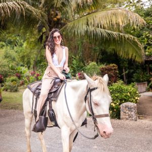 belize travel guide, what to do in belize, what to wear in belize, where to stay in belize, belmopan belize, sleeping giant resort review, the rainforest lodge at sleeping giant review, xunantunich belize, blue hole belize, horseback riding belize, mayan ruins belize, pyramids in belize